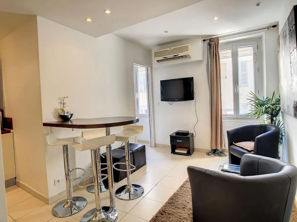 1 Bedroom Notre Dame 2 Mins From The Croisette And The Palais 225 칸느 0*,  프랑스
