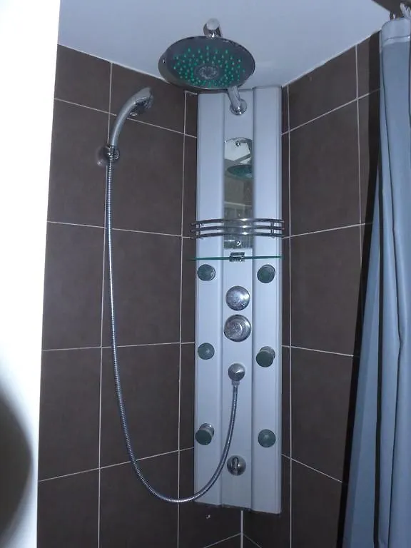 1 Bedroom Notre Dame 2 Mins From The Croisette And The Palais 225 칸느